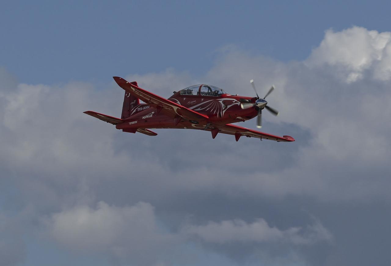 Hurkus performs over Istanbul Ataturk Airport during Türkiye's premier technology and aerospace event, Teknofest, Sept. 19, 2025, in Istanbul. (AA Photo)