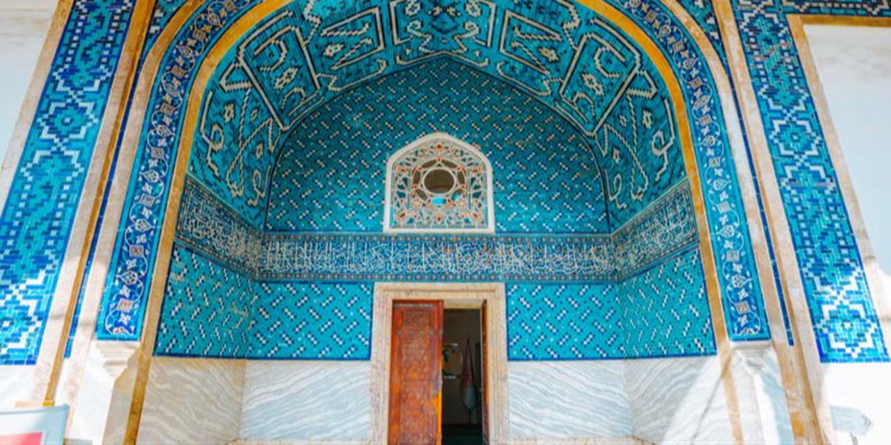 The Tiled Pavilion (Çinili Köşk), Istanbul, built in 1472 within the outer walls of Topkapı Palace. source: Gezginkirpi.com