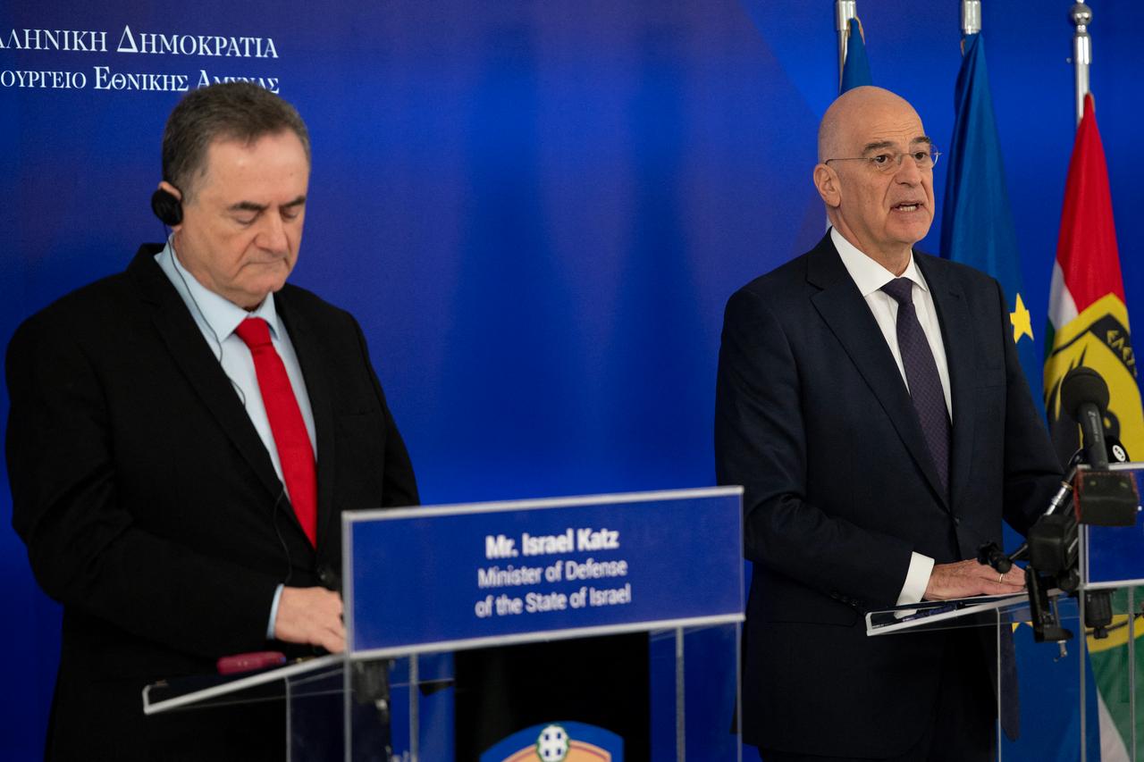 Greece's Defence Minister Nikos Dendias (R) and Israeli Defence Minister Israel Katz attend a joint press conference in Athens on Jan. 20, 2026. (AFP Photo)