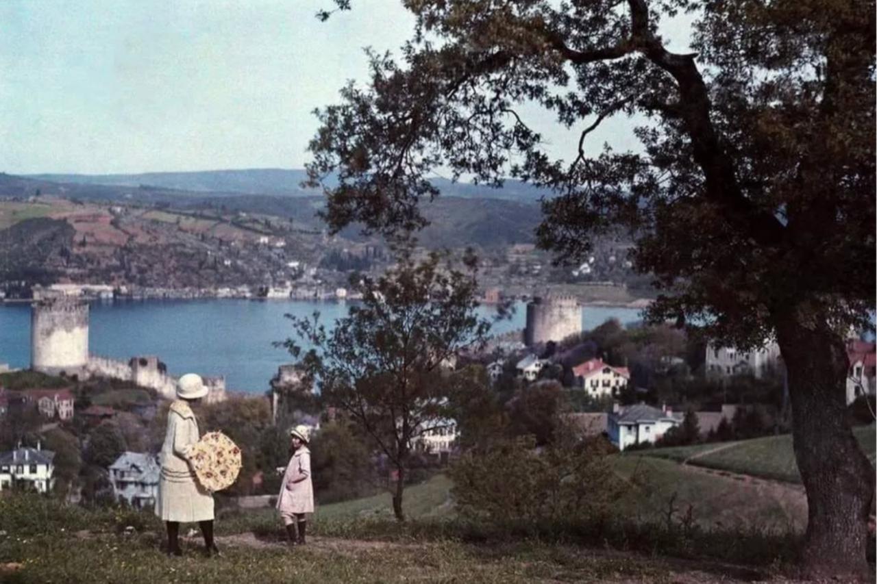 A view of Rumeli Hisari and its surroundings, capturing the lush and unspoiled landscape of Istanbul as it appeared nearly 100 years ago, Istanbul, Türkiye. (Photo via Instagram / @kaybolantarihinpesinde)