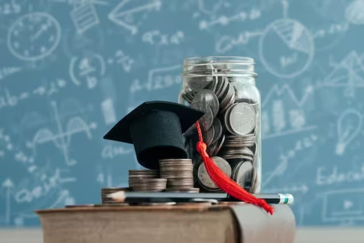 As the 2025-2026 school year continues in Türkiye, families are facing rising education costs.  (Photo via News 13)