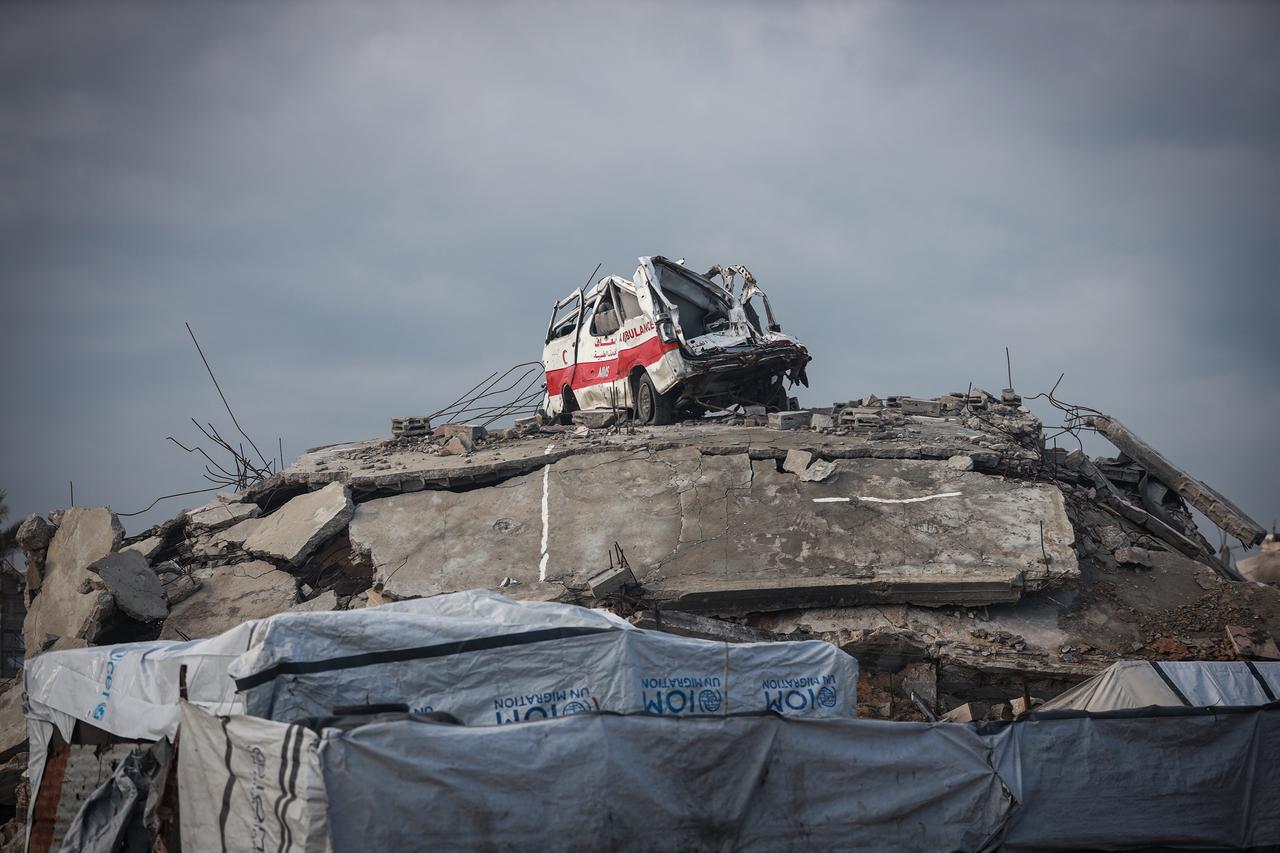 Displaced Palestinian families living in the Beit Lahia area in the northern Gaza Strip try to carry on with their daily lives under harsh conditions amid the rubble left behind by Israeli attacks on Jan. 19, 2026. (AA Photo)