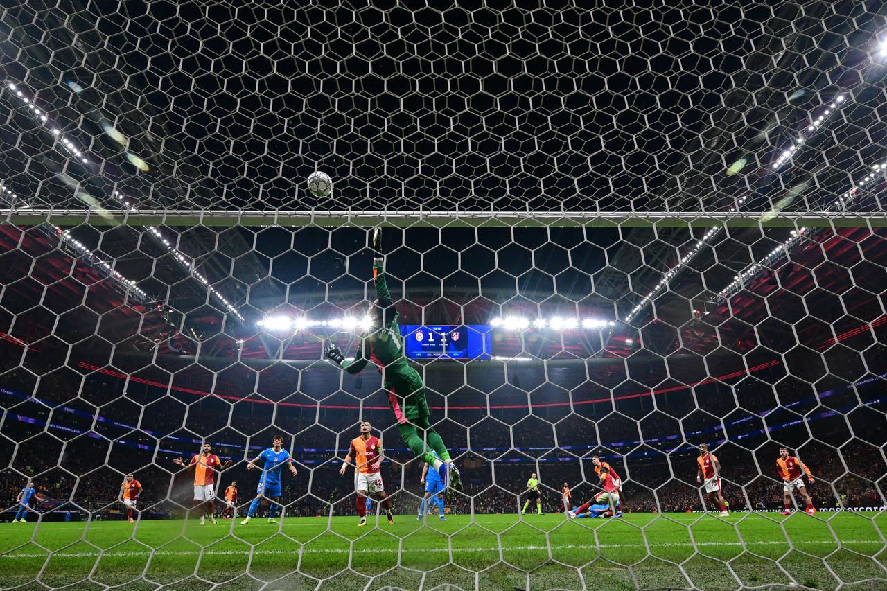 Ugurcan Cakir (1) of Galatasaray in action during UEFA Champions League week 7 football match between Galatasaray and Atletico Madrid at RAMS Park in Istanbul, Türkiye on Jan. 21, 2026. (AA Photo)