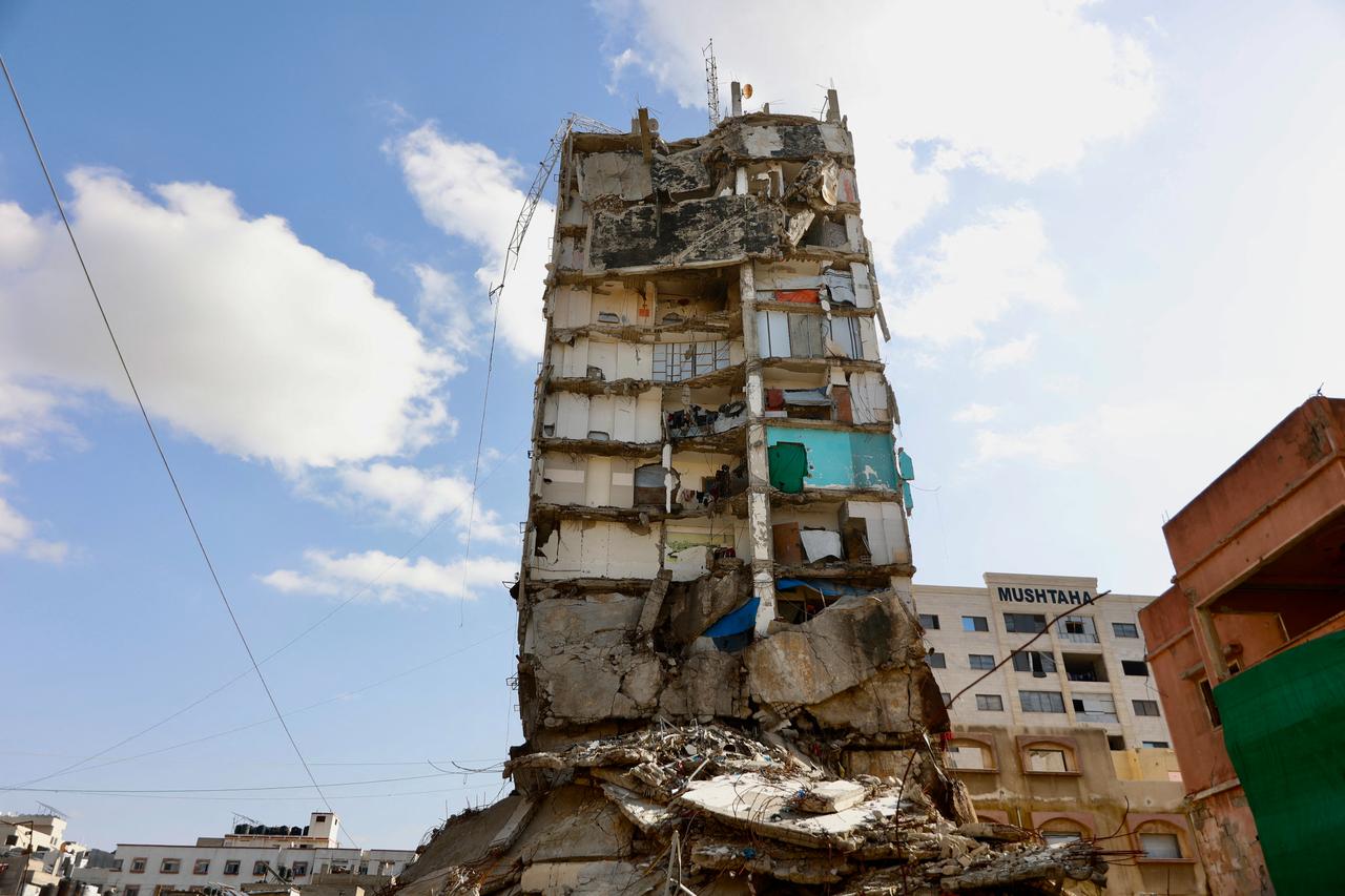 A picture shows a heavily damaged building in Gaza City on January 20, 2026. (AFP Photo)
