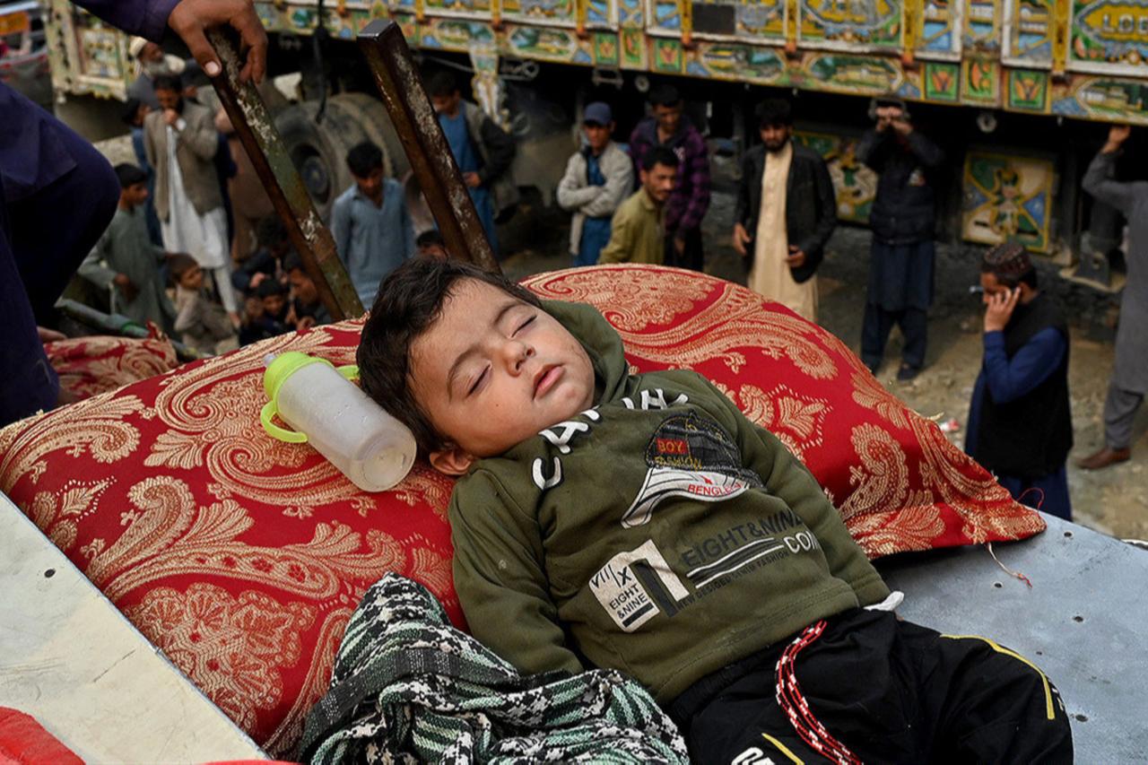 270,000 Afghan children face serious health risks as extreme cold tightens grip, UNICEF warns