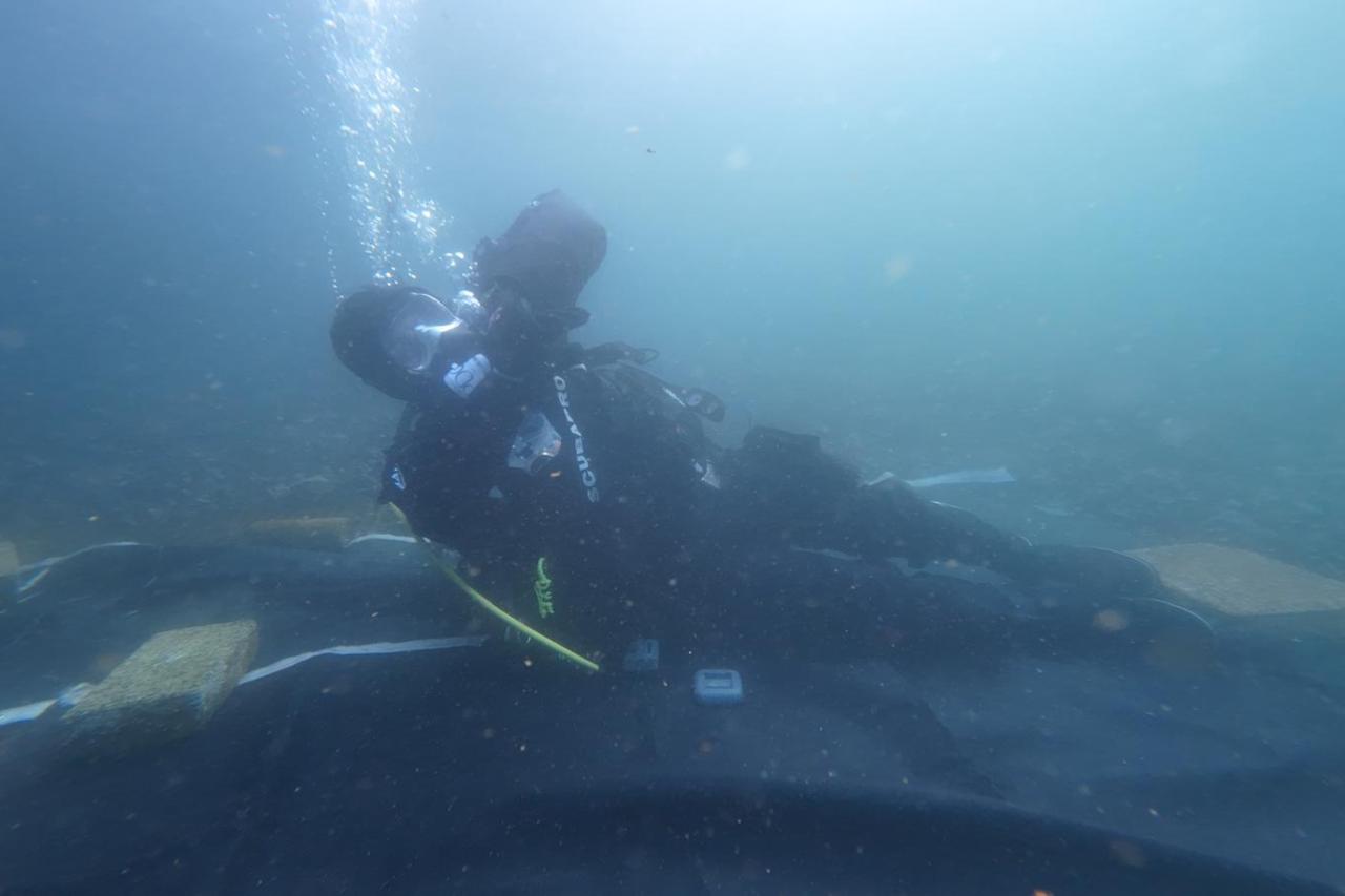 Türkiye diver prepares to break cold-sea endurance record