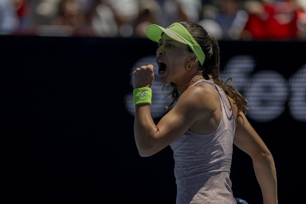 Zeynep Sonmez exits Australian Open in 3rd round after historic run for Türkiye