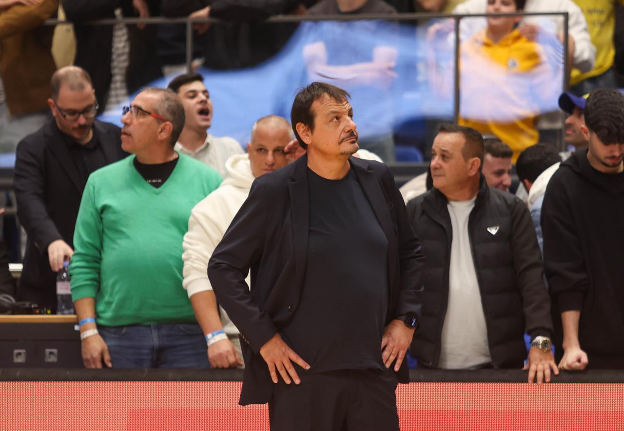 Head coach Ergin Ataman of Panathinaikos follows the EuroLeague Regular Season Week 24 basketball match between Maccabi Tel Aviv and Panathinaikos Aktor Athens at Menora Mivtachim Arena in Tel Aviv, Israel, January 22, 2026  (AA Photo)