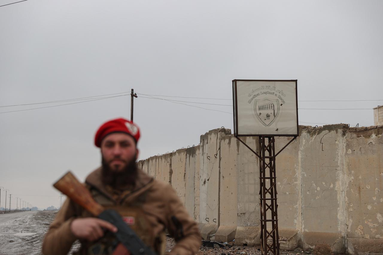 Western diplomat says SDF can no longer be trusted with Daesh prisons: Report