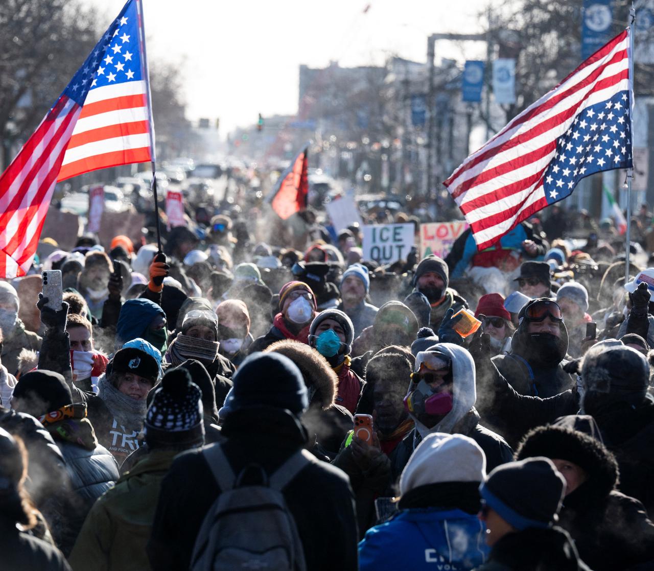 Protesters gather near where a man was shot dead by federal immigration agents in Minneapolis, Minnesota, on Jan. 24, 2026. (AFP Photo)