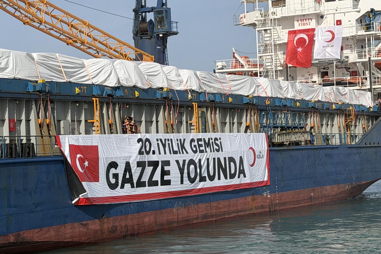 Türkiye 20th 'Ship of Goodness' arrives in Al-Arish with 3,800 pallets of aid for Gaza