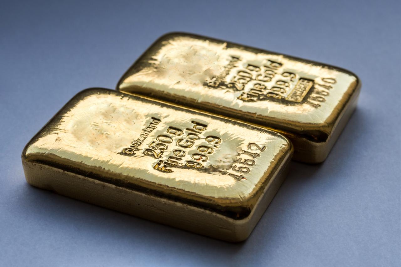 Gold tops $5,000 as silver, platinum also set fresh records on weakening dollar