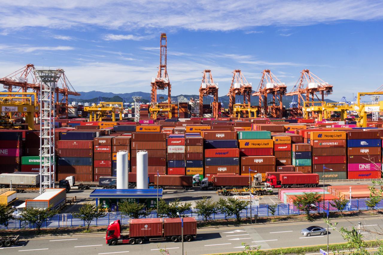 Trump threatens to raise tariffs on South Korean imports to 25%