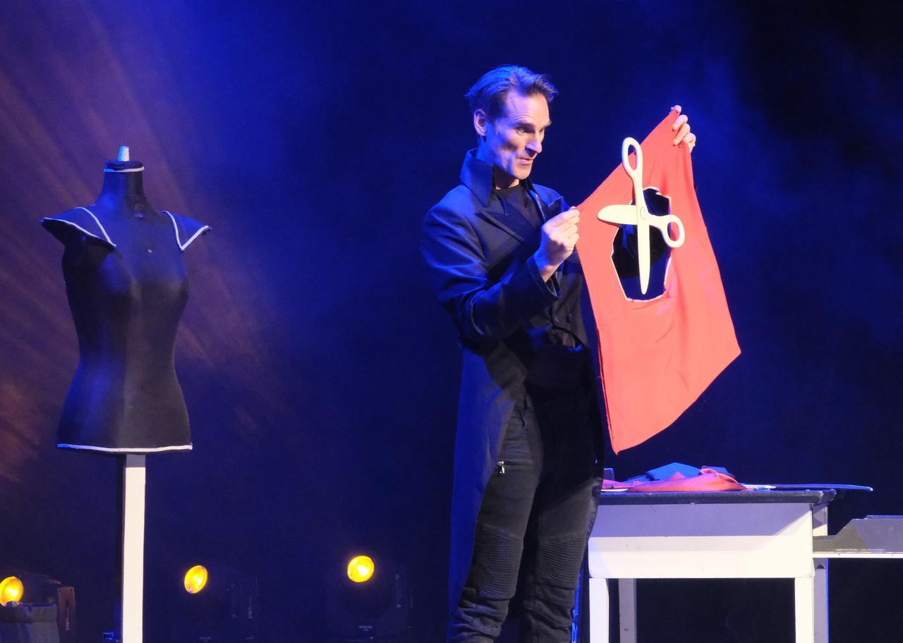 Magicians from around the world showcased breathtaking tricks and performances. Istanbul, Türkiye. (AA Photo)