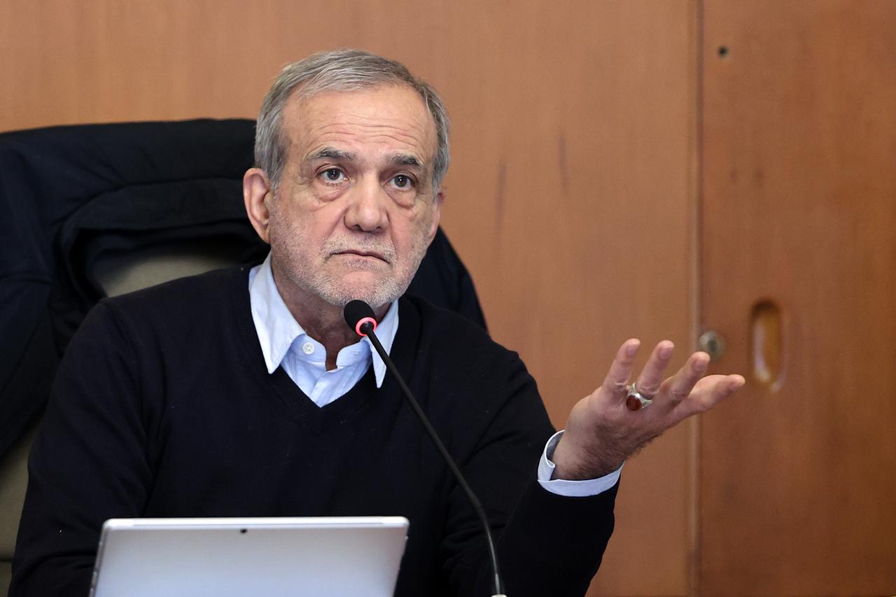 Iran says no 'recent contact' with US as war buzz heats up