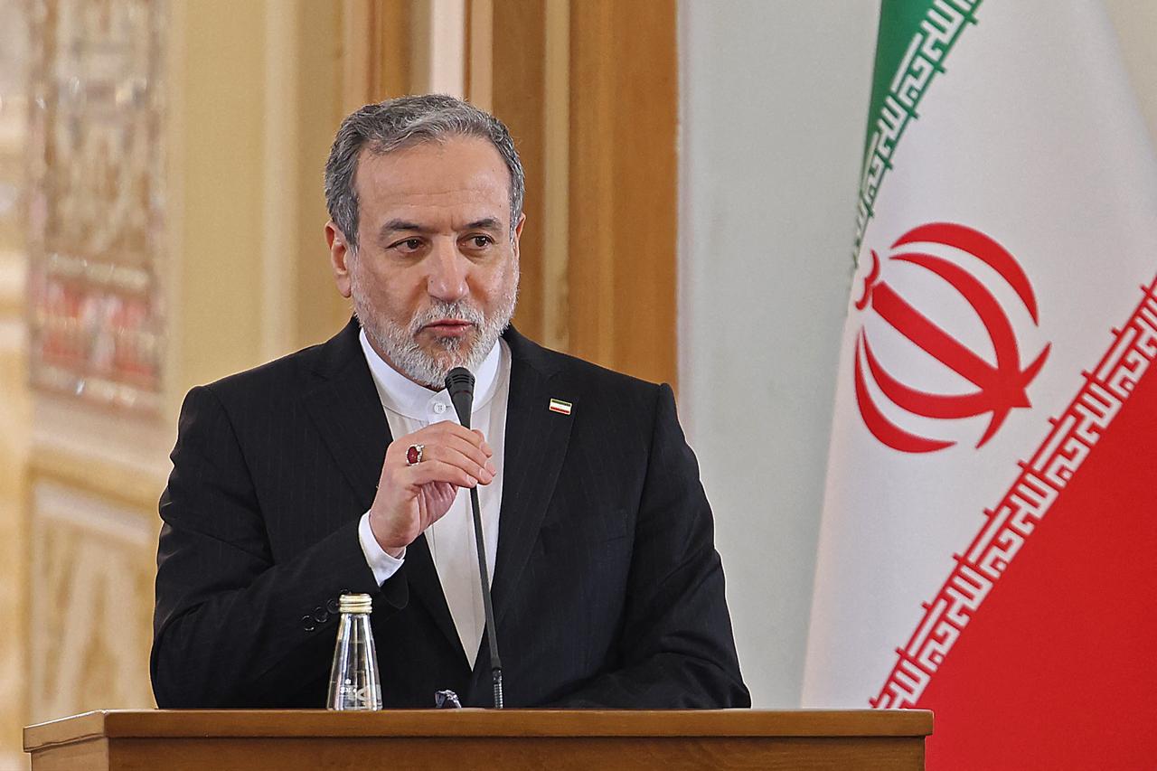 Iranian Foreign Minister Abbas Araghchi attends a joint press conference with his Iraqi counterpart Fuad Hussein, in Tehran, January 18, 2026. (AFP Photo)