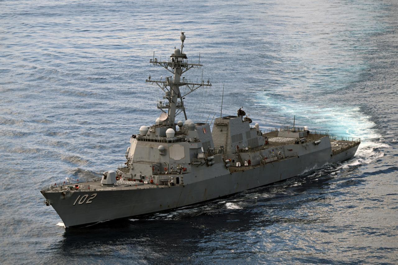 The guided-missile destroyer USS Sampson sails near the Colombian coast in the Pacific Ocean on June 29, 2024. (AFP Photo)