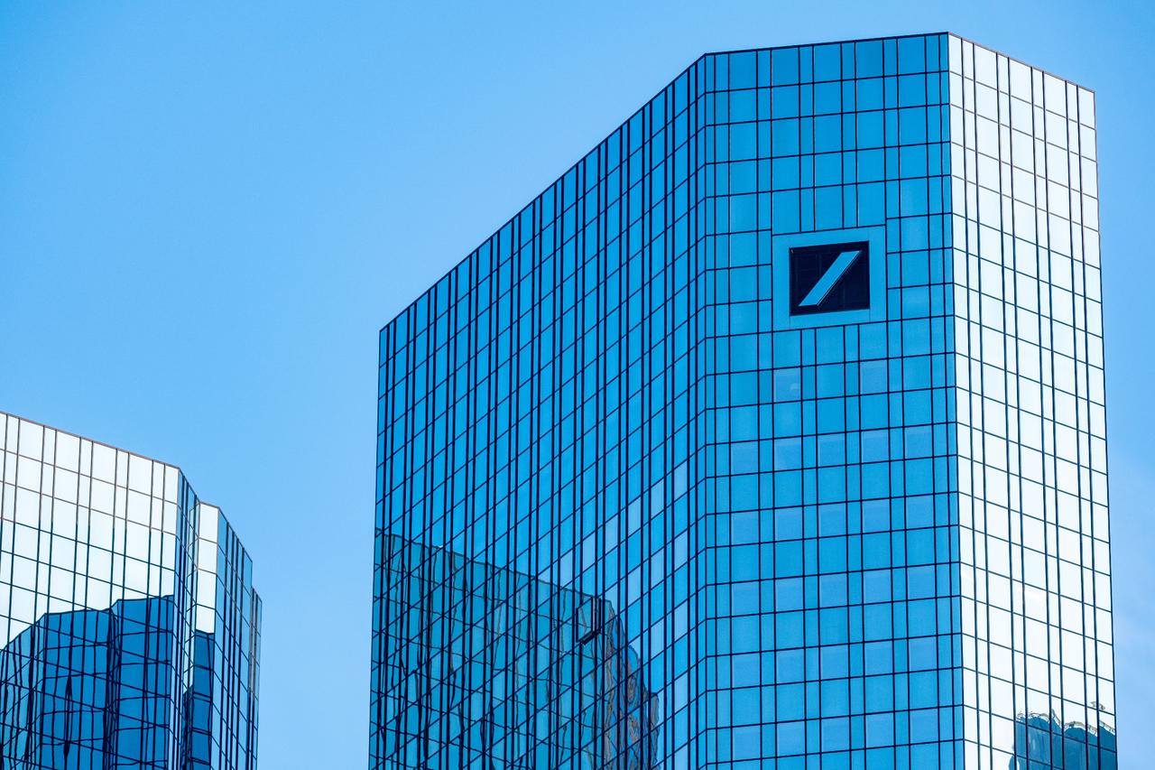Prosecutors search Deutsche Bank headquarters in money laundering probe