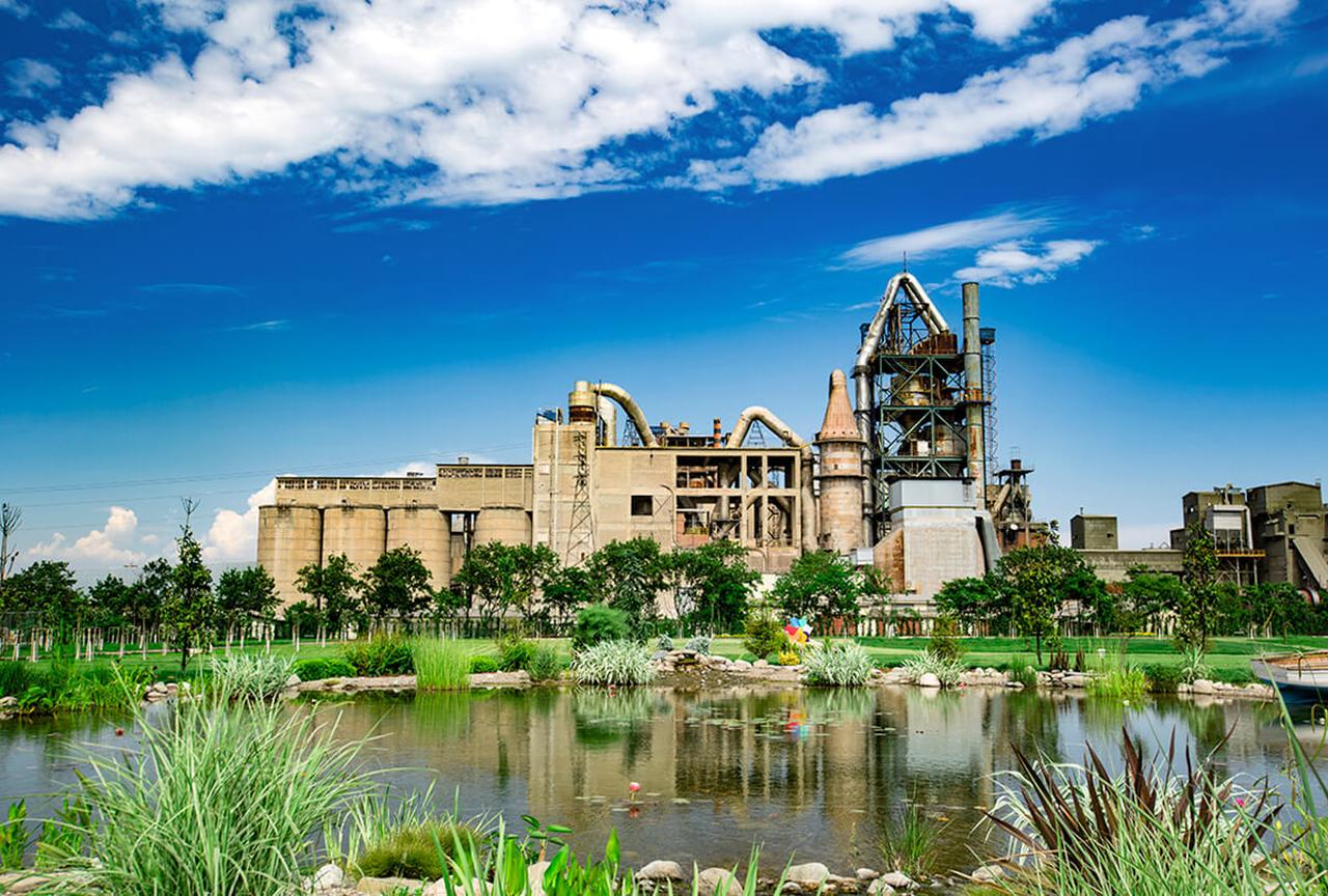 A view of Akcansa’s cement production facility in Türkiye. (Photo via akcansa.com.tr)