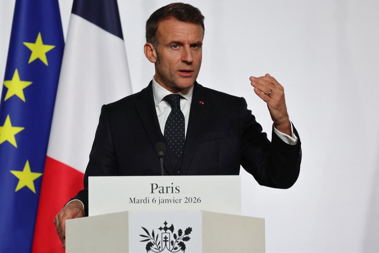 Frances President Emmanuel Macron delivers a press conference upon the signing of the declaration on deploying post-ceasefire force in Ukraine during the Coalition of the Willing summit in Paris, Jan. 6, 2026. (AFP Photo)