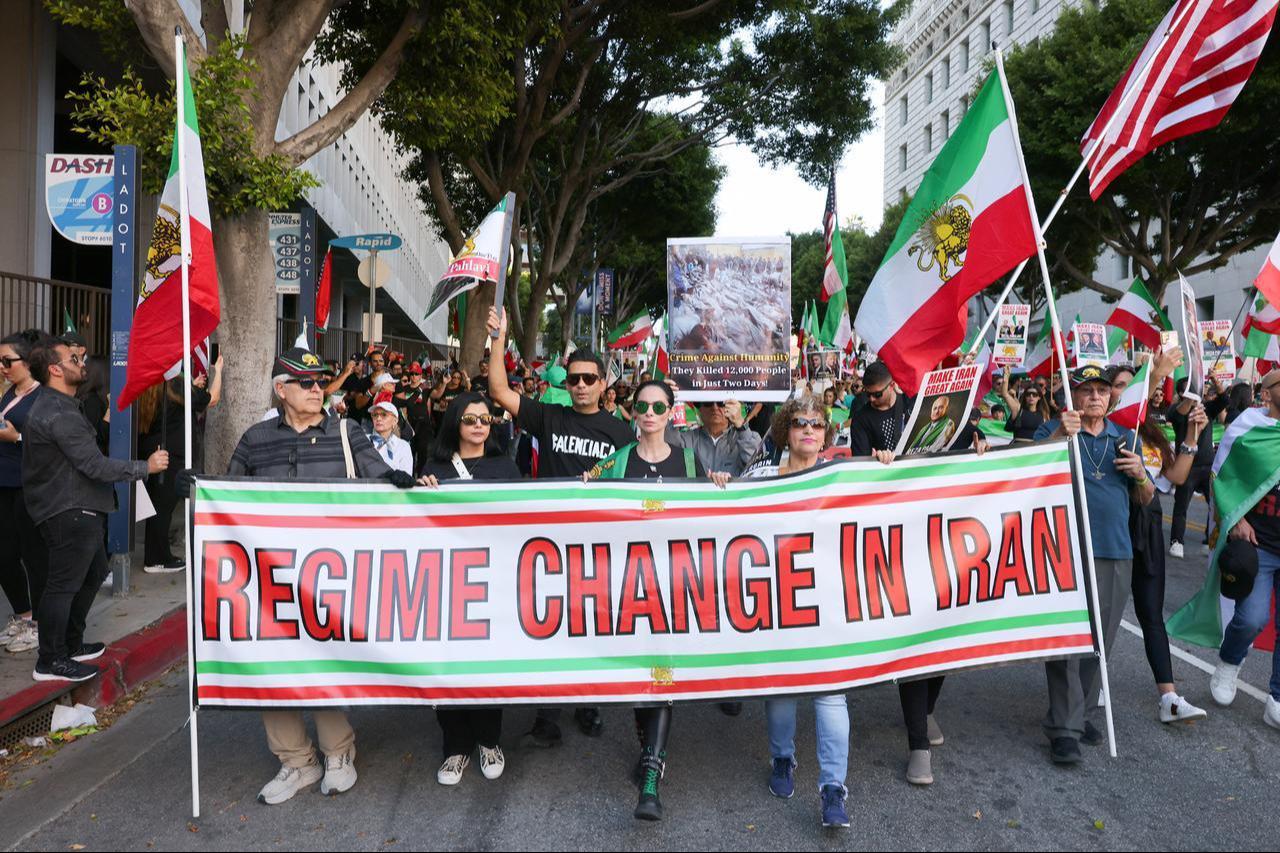People march in an anti-Iranian regime rally in Los Angeles, California, US on Jan. 18, 2026. (AFP Photo)