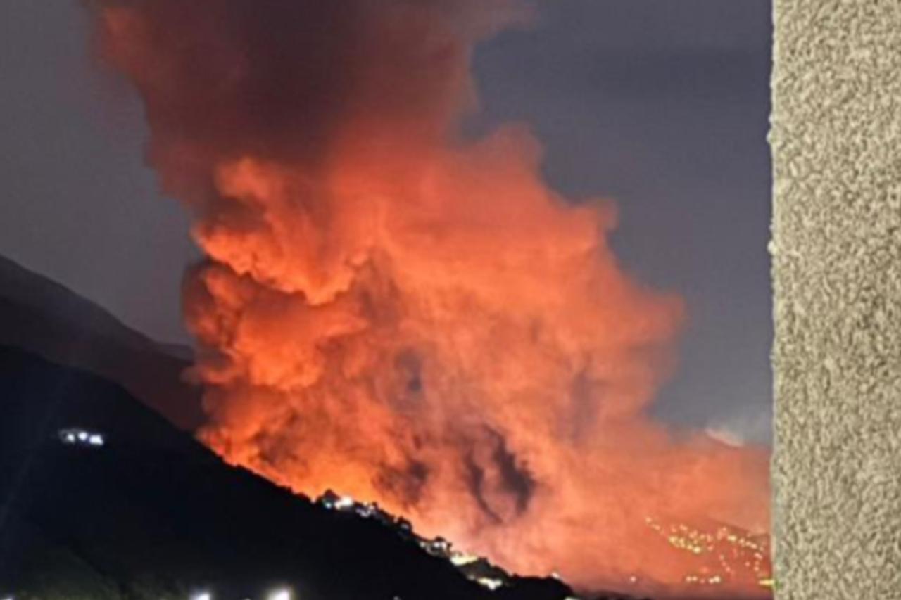 US strikes hit ports, military sites across Venezuela in escalating campaign Image