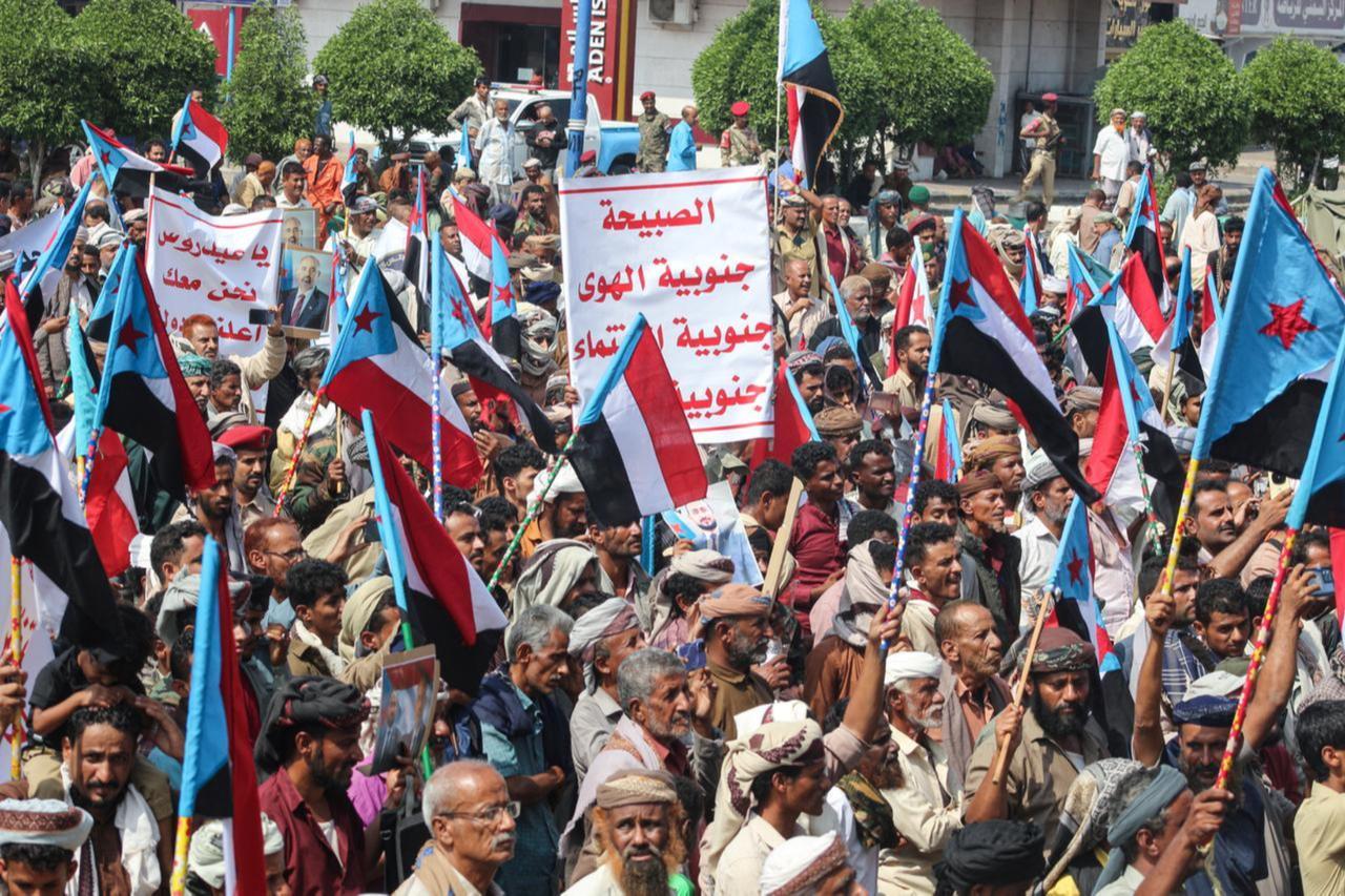 Yemen accuses UAE-backed separatists of blocking citizen access to Aden