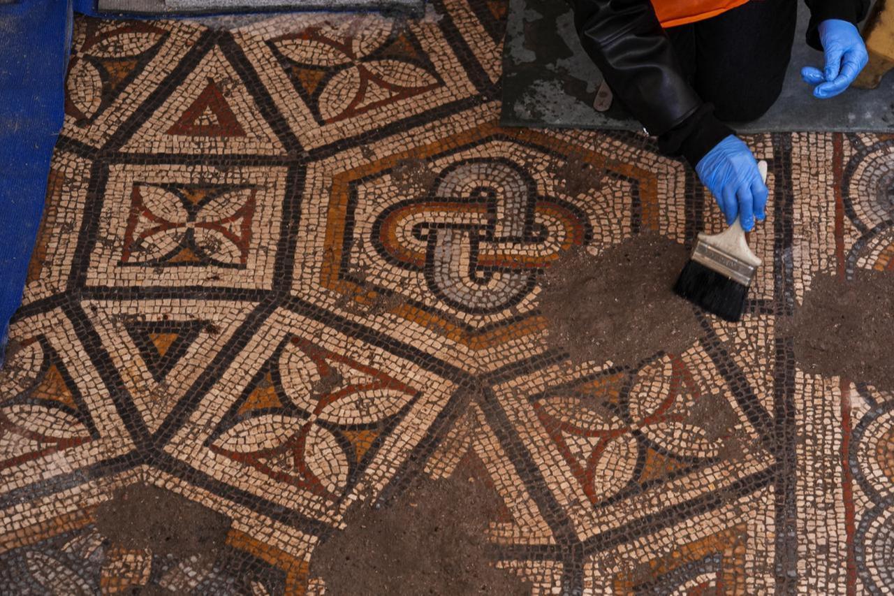 Protective Solomon's Knot mosaic unearthed in Türkiye's ancient city of Smyrna