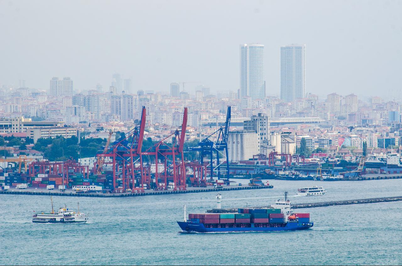 A view of cranes and cargo containers at Haydarpasa Port, in Istanbul, Türkiye, August 21, 2014. (Adobe Stock Photo)