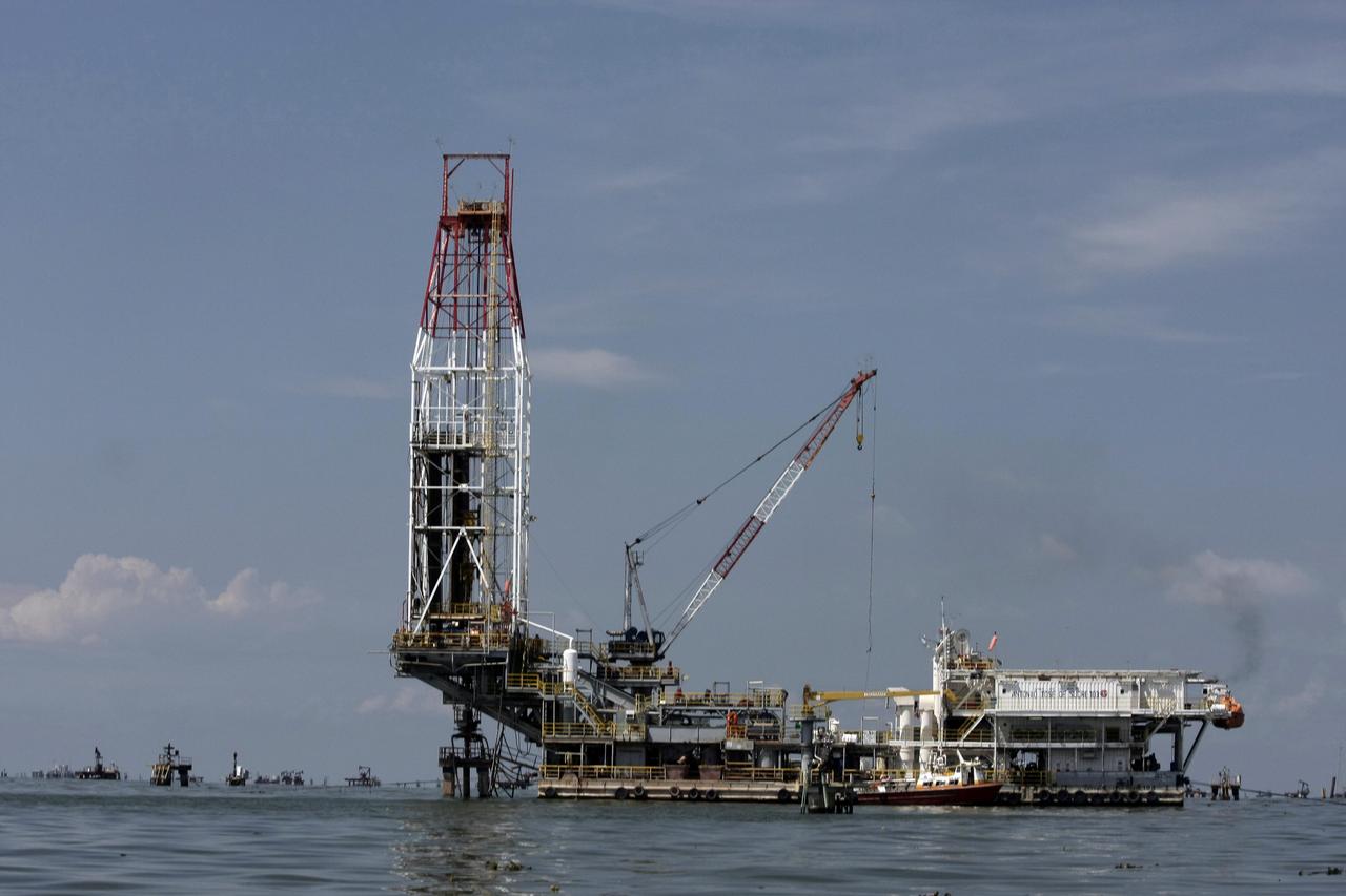 US opens talks with oil giants for Venezuela entry after Maduro’s capture: Report