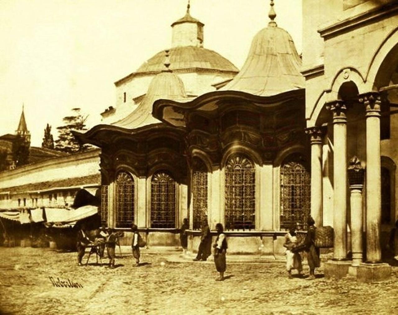 A historic muvakkithane, reflecting the Ottoman system of timekeeping based on prayer hours. source: Fikriyat