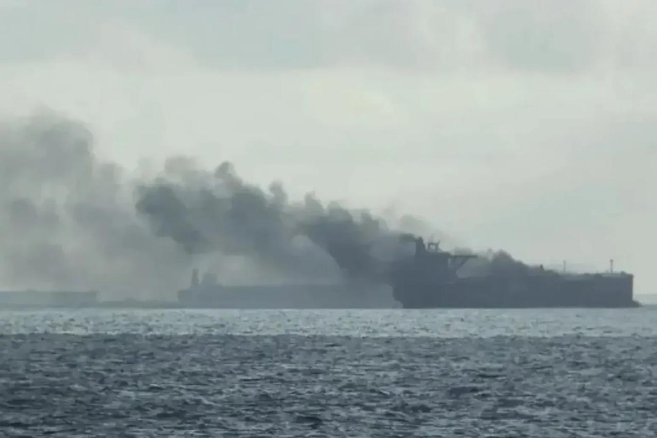 Drone hits empty oil tanker near Türkiye's territorial waters in Black Sea