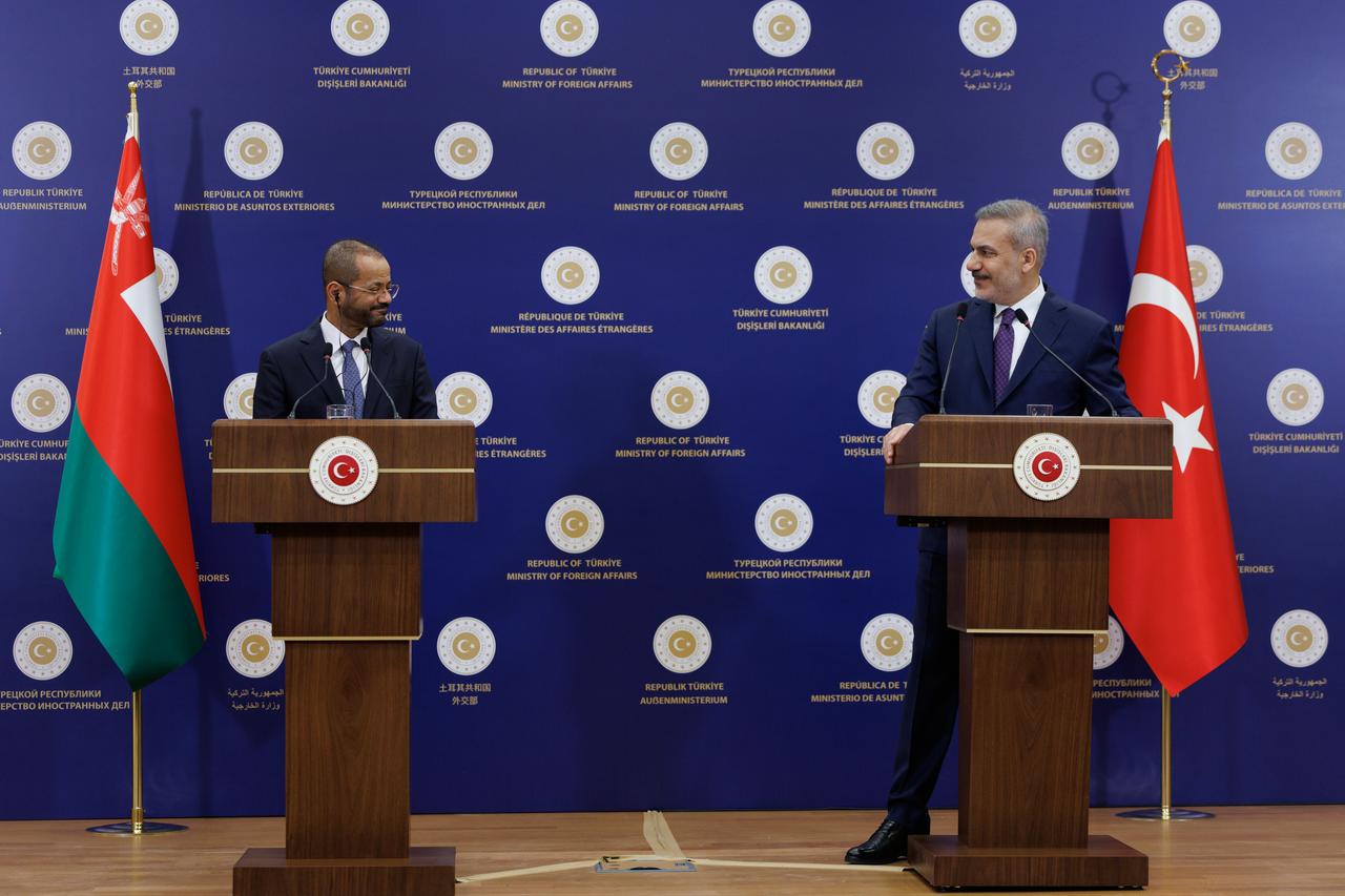 Turkish Foreign Minister Hakan Fidan (R) and Omani Foreign Minister Badr bin Hamad Al Busaidi (L) hold a joint press conference in Ankara, Türkiye, Jan. 8, 2026. (AA Photo)