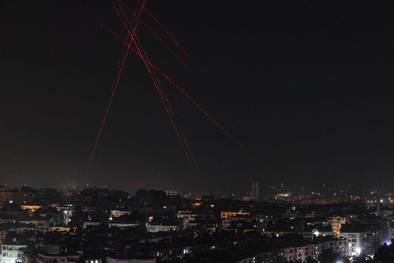 Syrian army continues its targeted operations against the terrorist organization SDF positions in the Sheikh Maqsoud and Ashrafieh neighborhoods of Aleppo, Syria, January 08, 2026. (AA Photo)