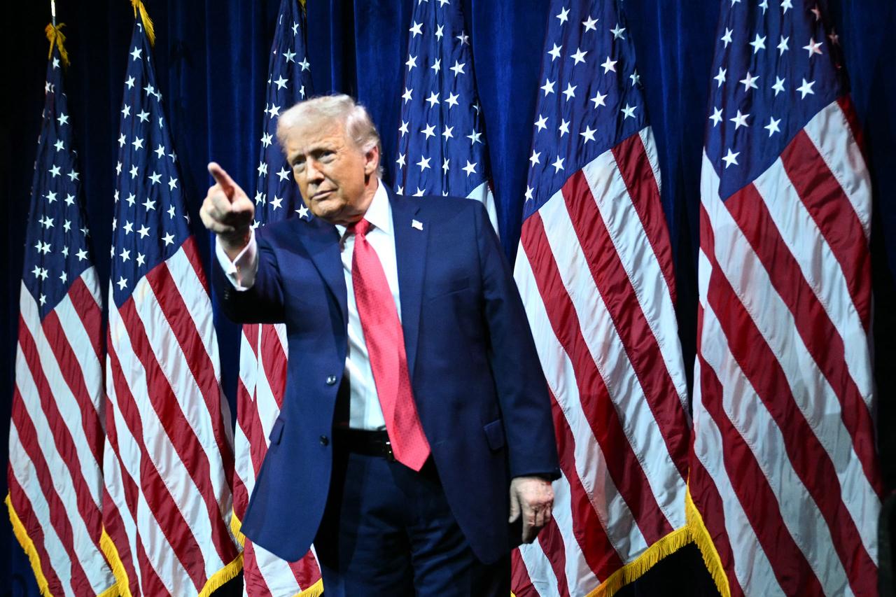 Oil companies to spend 'at least $100B' rebuilding Venezuela infrastructure, Trump says