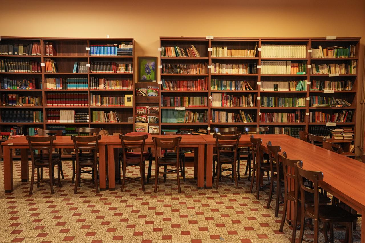 The library at Cagaloglu Anadolu Lisesi is seen in Istanbul, Türkiye, Sept. 17, 2026. (AA Photo)