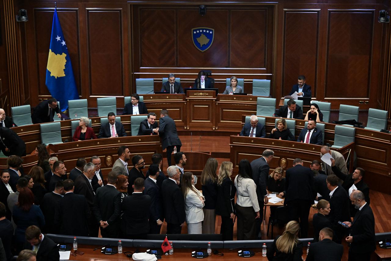 Members of the Kosovo Parliament line up to vote the new President during an extraordinary session in Pristina on October 7, 2026. (AFP Photo)