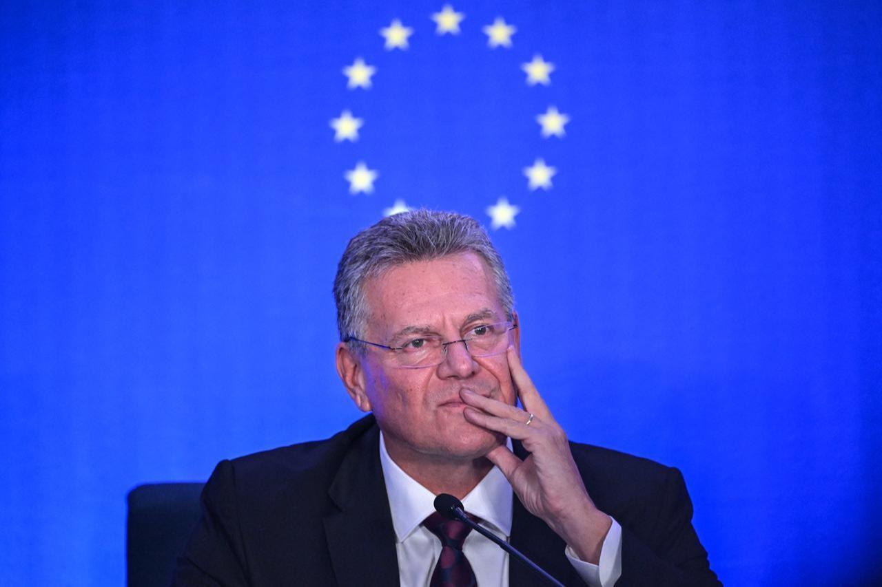 Maros Sefcovic, the EU Trade Commissioner speaks to journalists during a press conference in Beijing on October 9, 2026. (AFP Photo)