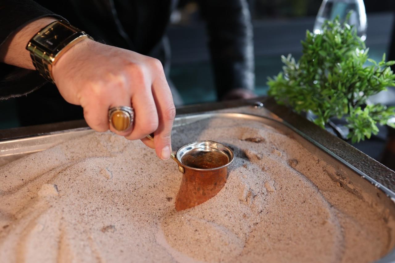 Turkish coffee brewed in 9-million-year-old rock salt draws visitors to Türkiye's Cankiri
