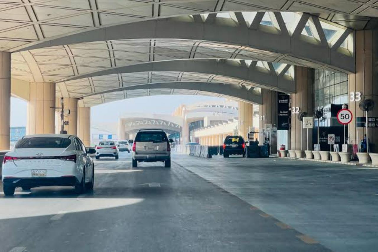 Houthis threaten Saudi airports, airspace after deadly Riyadh attack