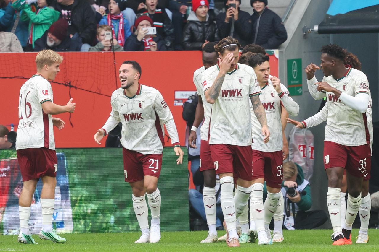 Neuer error hands Fellhauer Bundesliga’s fastest-ever goal