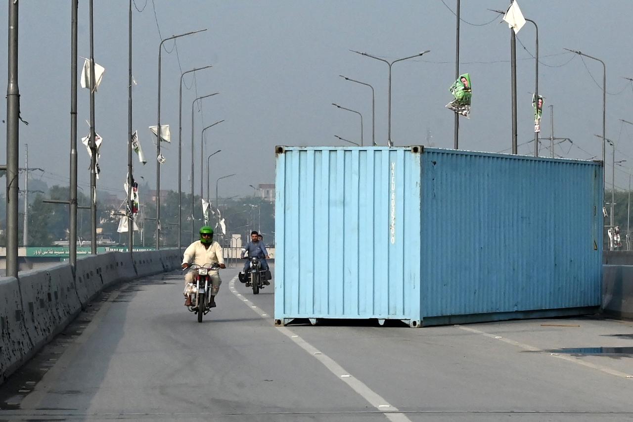 Pakistan suspends Khan party’s government in Khyber Pakhtunkhwa under emergency