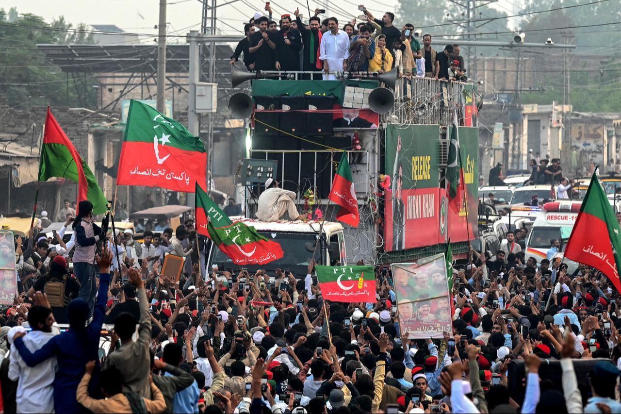 Supporters of the Pakistan Tehreek-e-Insaf (PTI) party take part in a protest march demanding the release of jailed former prime minister Imran Khan in Peshawar, Oct. 9, 2026. (AFP Photo)