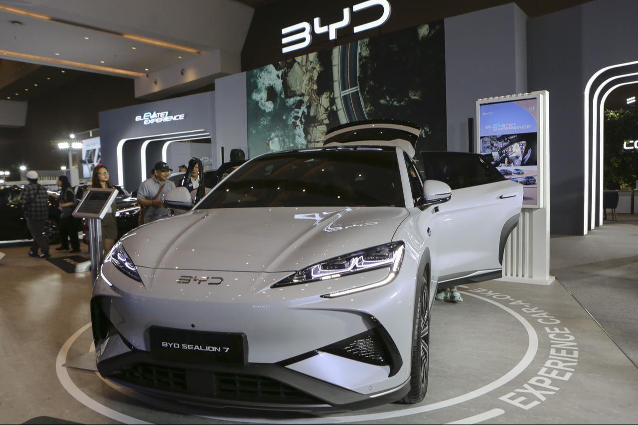 The BYD Sealion 7 on display during the Periklindo Electric Vehicle Show (PEVS) 2025 in Jakarta, Indonesia, on May 04, 2025. (AA Photo)