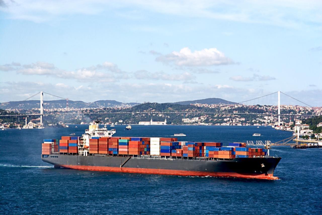 Bosphorus traffic resumes after near-miss involving chemical tanker