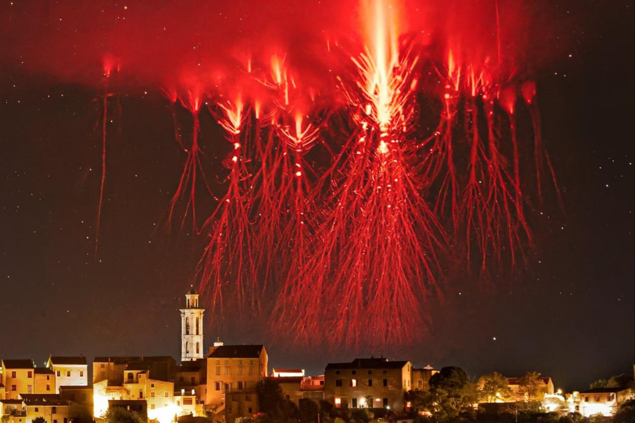 Elusive red sprites light up sky over southern France storms