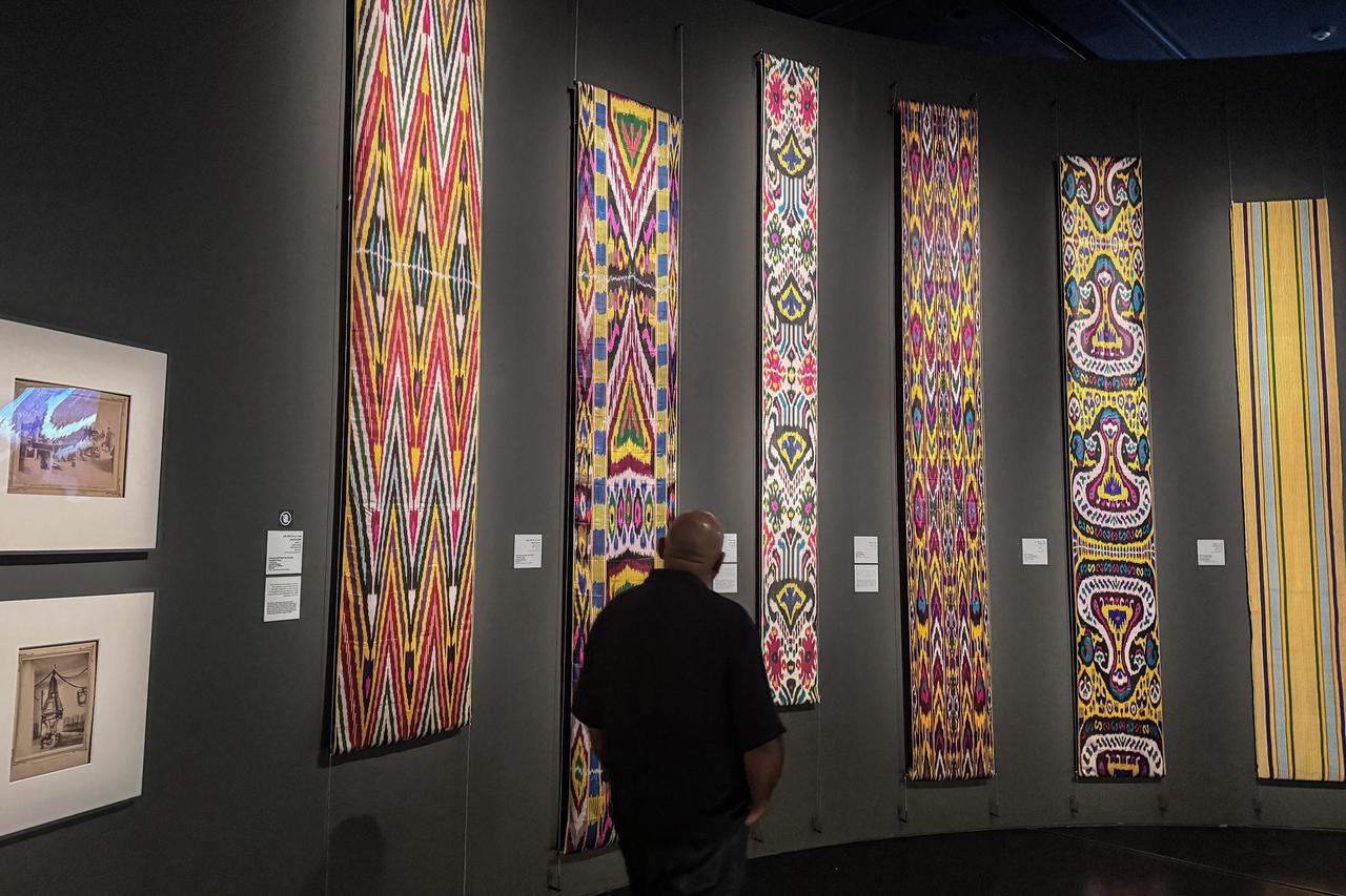 A view of the "Uzbekistan: A Heritage in Motion" exhibition at the Museum of Islamic Art in Doha, Qatar, on October 8, 2026. (AA Photo)