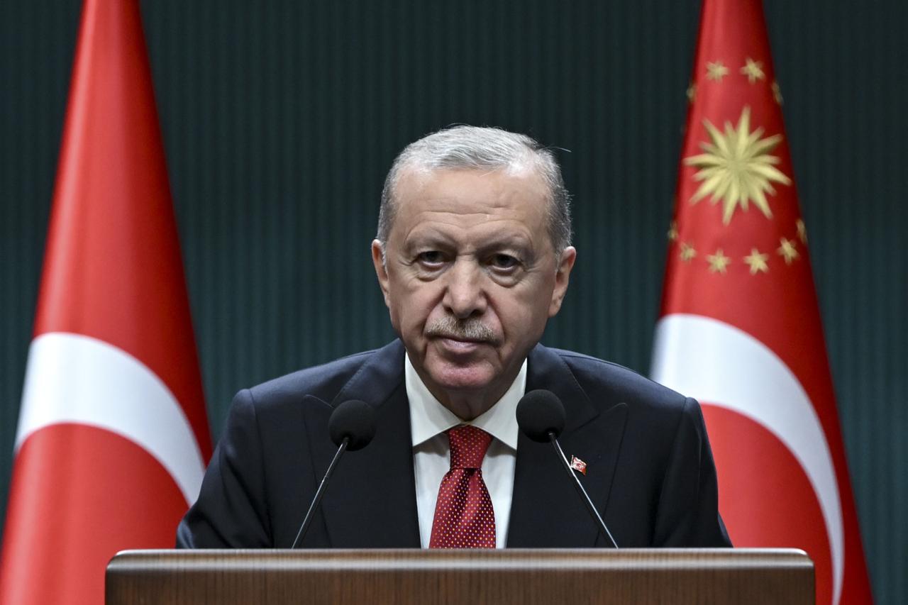Erdogan pledges to stand by Saudi Arabia as Houthis threaten Aramco