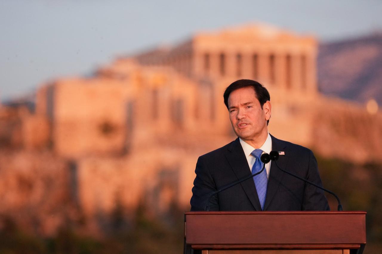 U.S. Secretary of State Marco Rubio speaks at the Pnyx hill, where ancient Athenians held democratic assemblies, with the ancient Parthenon temple atop the Acropolis seen in the background, in Athens on October 7, 2026. (AFP Photo)