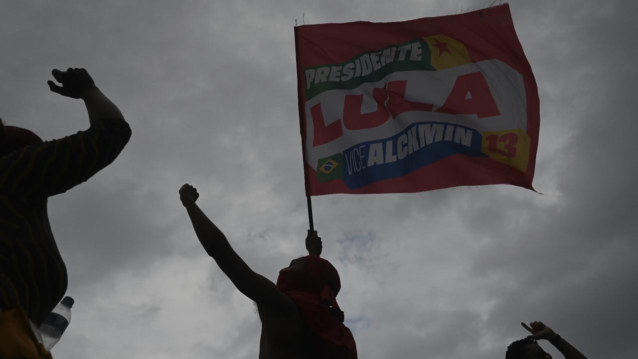 Lula supporters rally on Rio’s Copacabana Beach before Brazil runoff